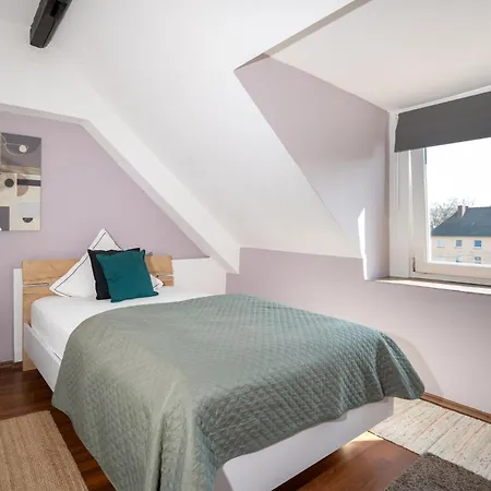 12: Fuer Reisende Durch Apartment